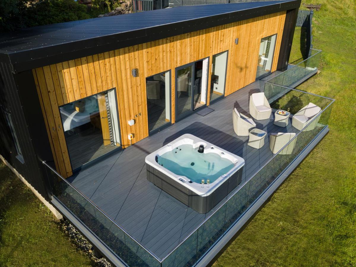 Birches Lodge With Hot Tub Dundonnell Екстер'єр фото